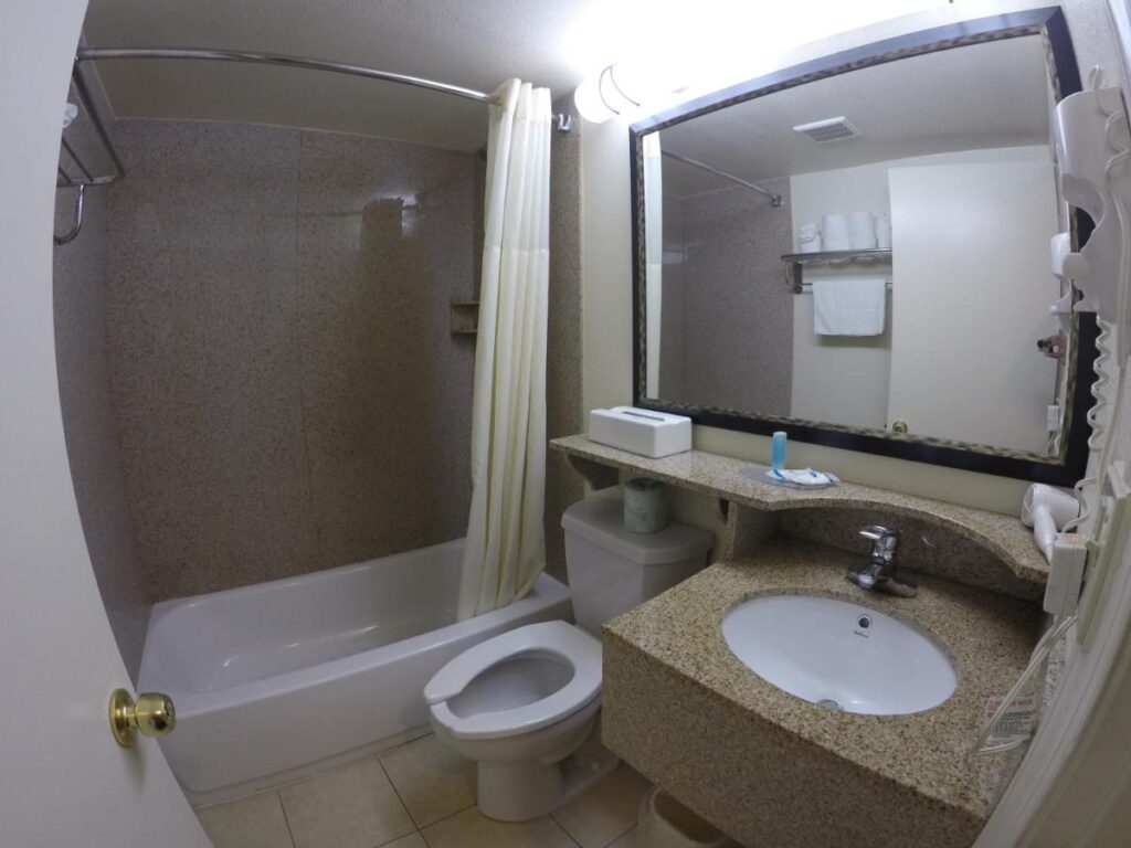 Rodeway Inn Point Pleasant Beach - Image 2