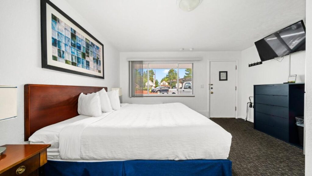 Grand Traverse Motel - Image 6
