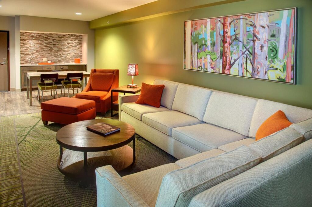 Hotel Indigo Traverse City by IHG - Image 3