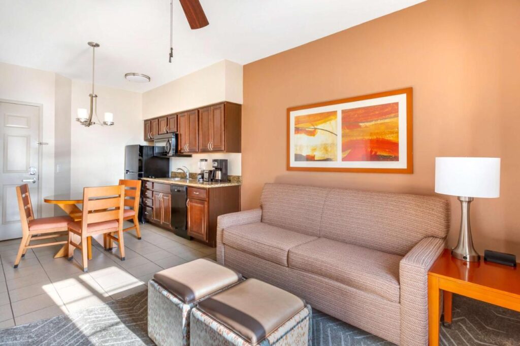 Hilton Vacation Club Varsity Club Tucson - Image 6
