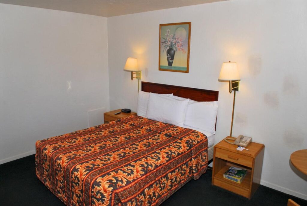 Stone Inn Extended Stay U of A - Image 3