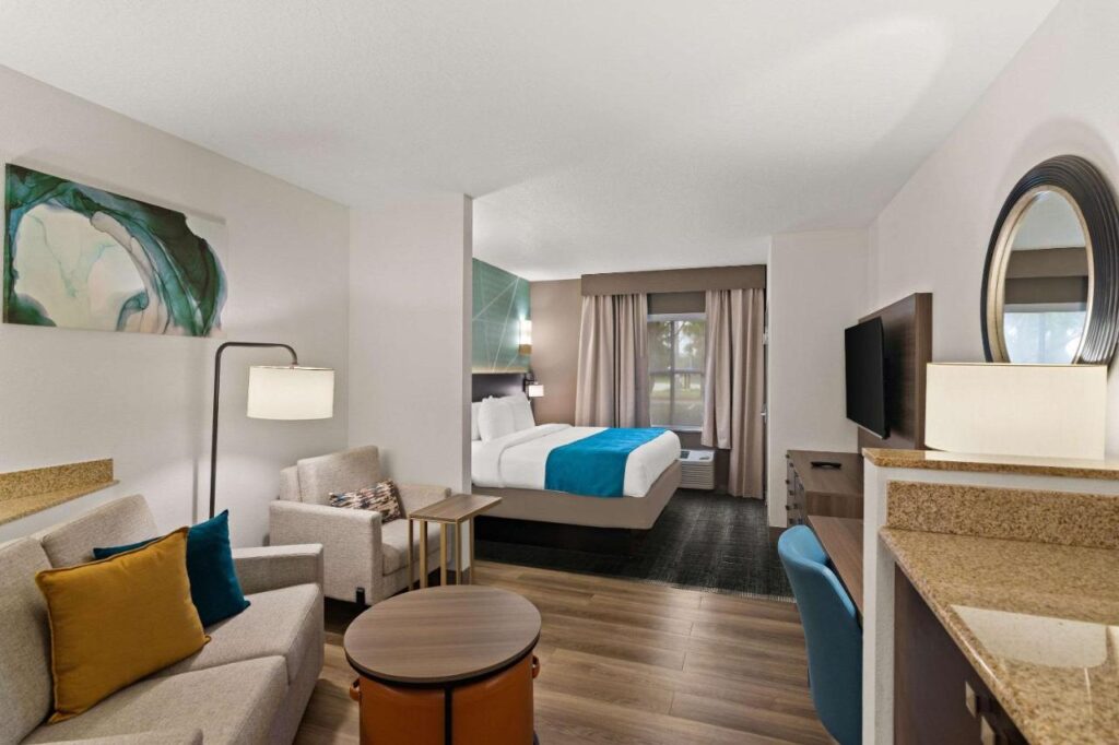 Comfort Suites Vero Beach I-95 - Image 3