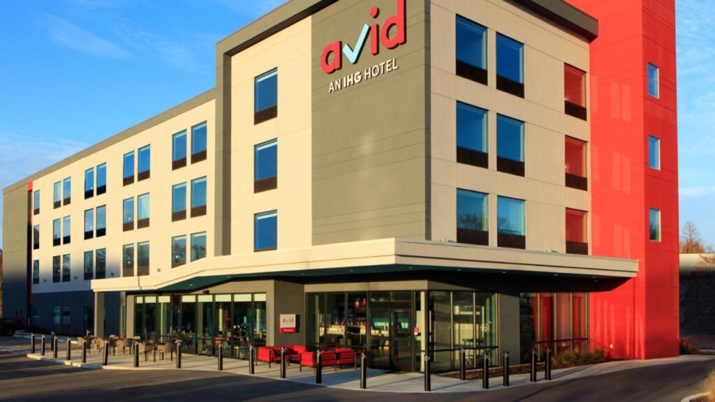 avid hotel Wisconsin Dells Lake Delton by IHG - Image 1