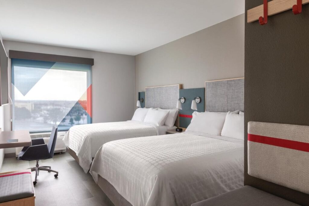 avid hotel Wisconsin Dells Lake Delton by IHG - Image 2