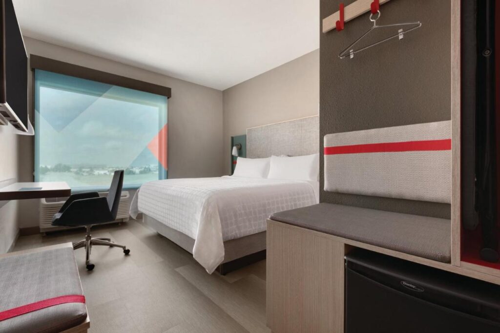 avid hotel Wisconsin Dells Lake Delton by IHG - Image 4
