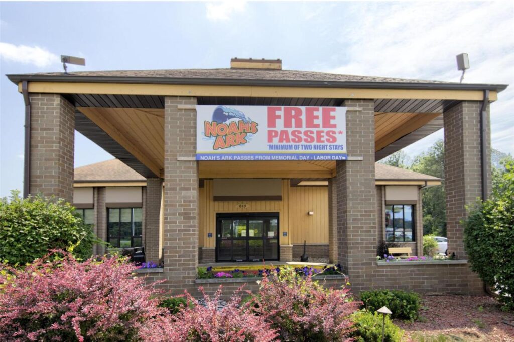 Best Western Ambassador Inn & Suites - Image 1