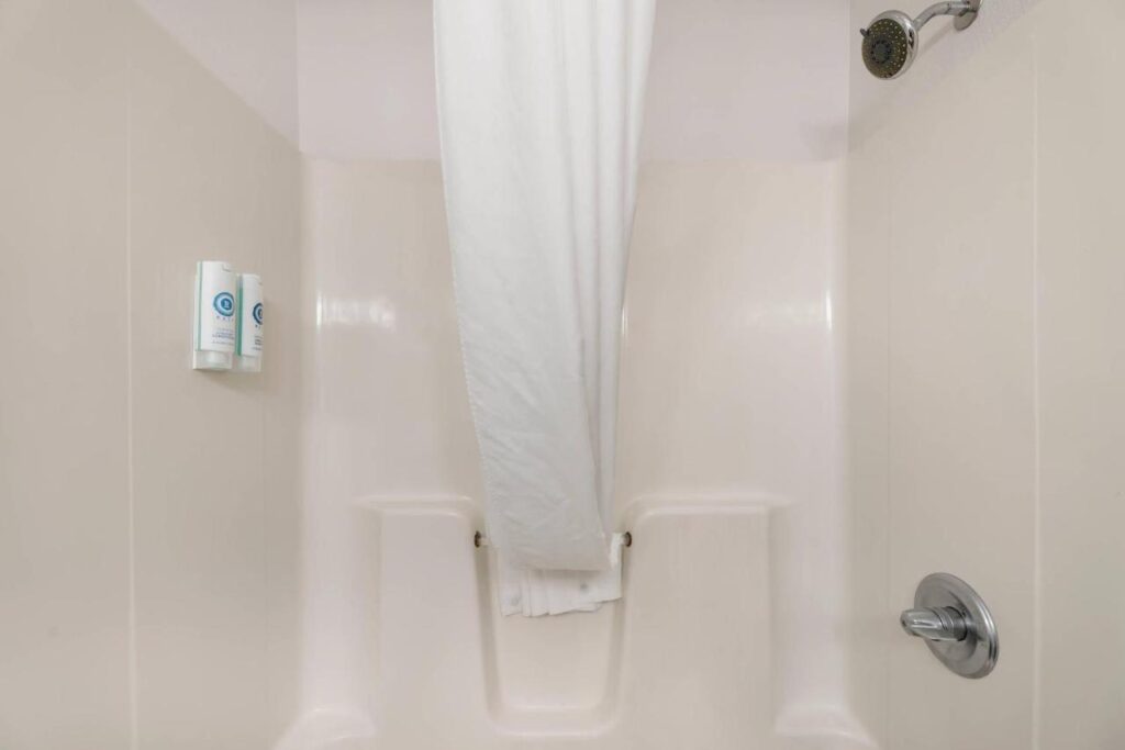 Comfort Inn & Suites Wisconsin Dells - Image 2