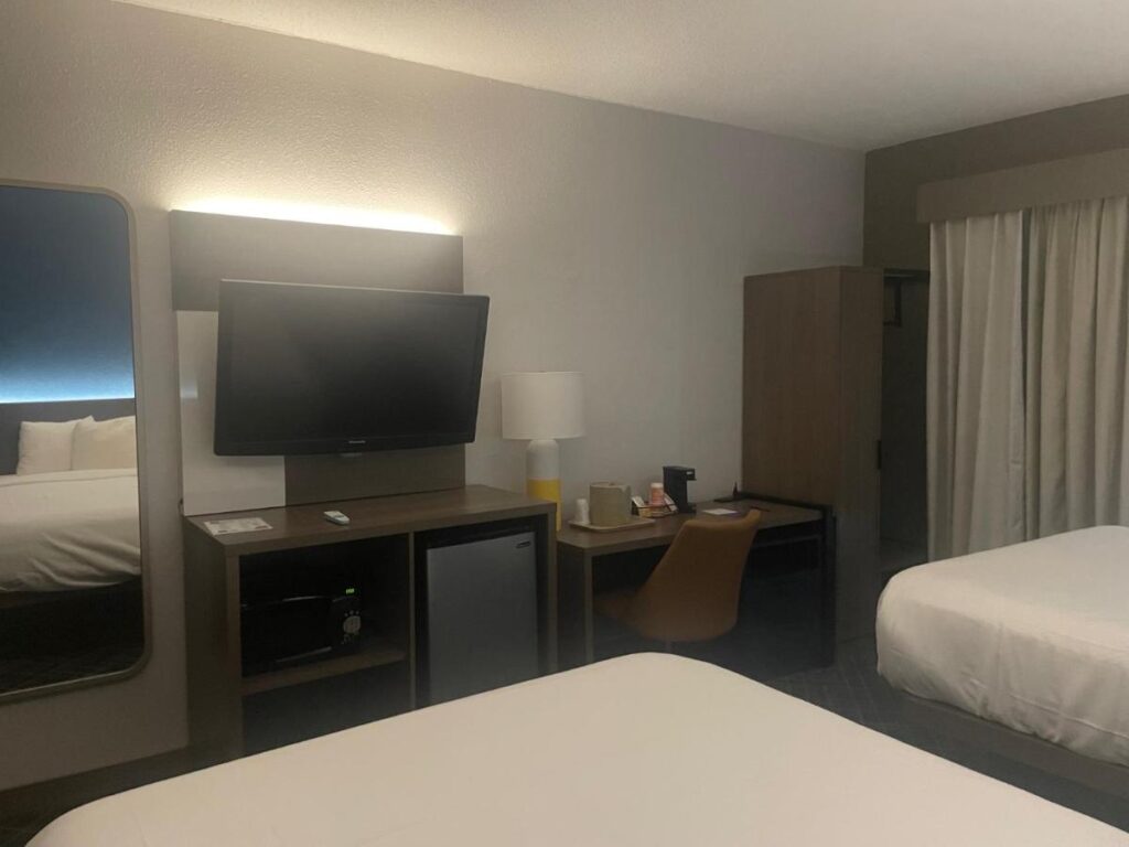 Comfort Inn & Suites Wisconsin Dells - Image 6
