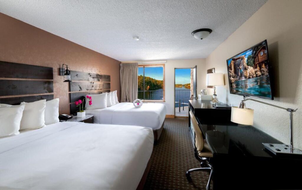 Natura VUE Resort & Boathouse - Image 2