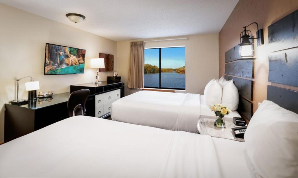 Natura VUE Resort & Boathouse - Image 4