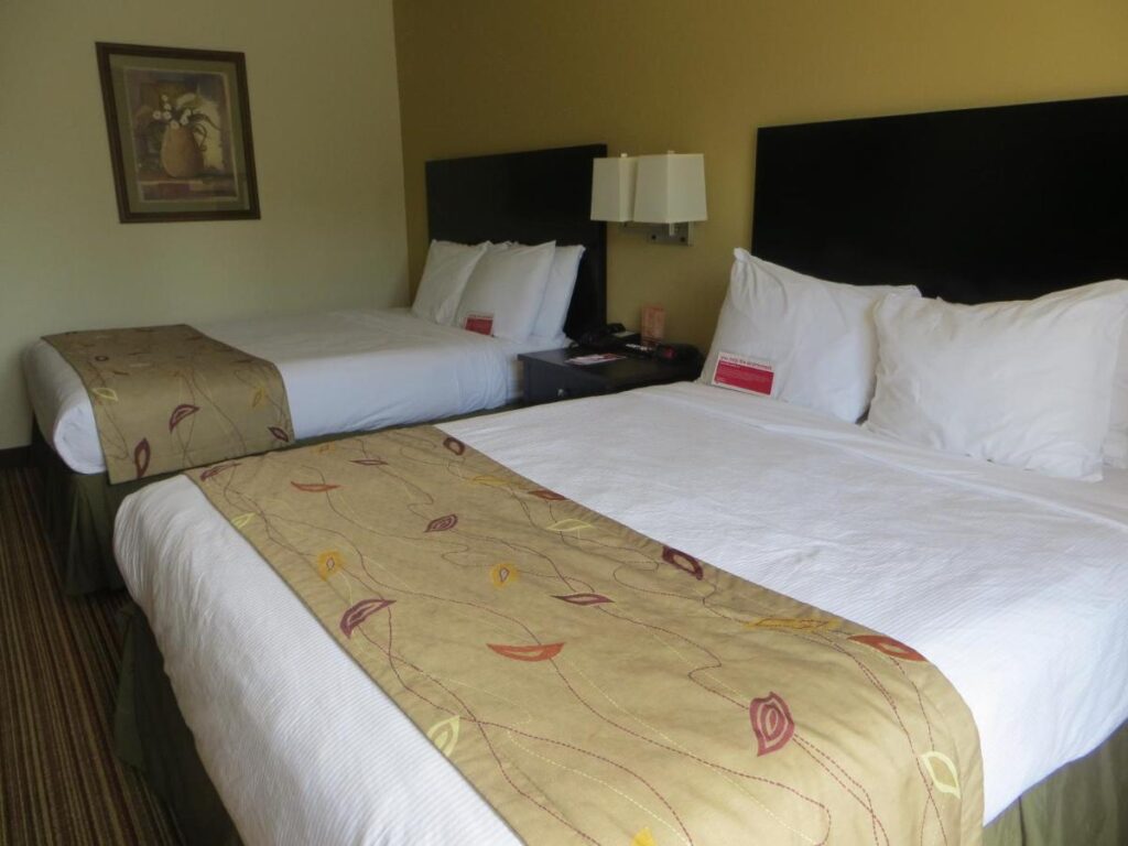 Ramada by Wyndham Wisconsin Dells I-90 - Image 4