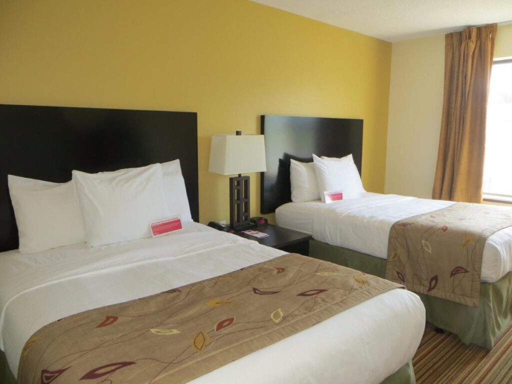 Ramada by Wyndham Wisconsin Dells I-90 - Image 5